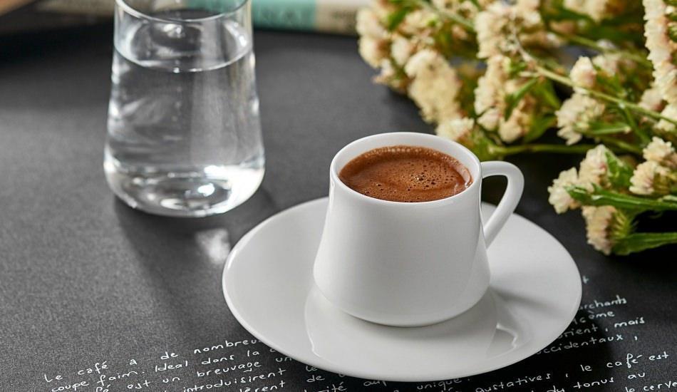 Aç Karnına Türk Kahvesi