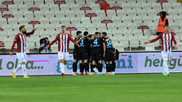 (ÖZET) Sivasspor-Trabzonspor maç sonucu: 4-1